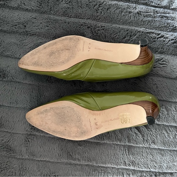 Manolo Blahnik Green Patent Kitten Heels - Picture 5 of 9